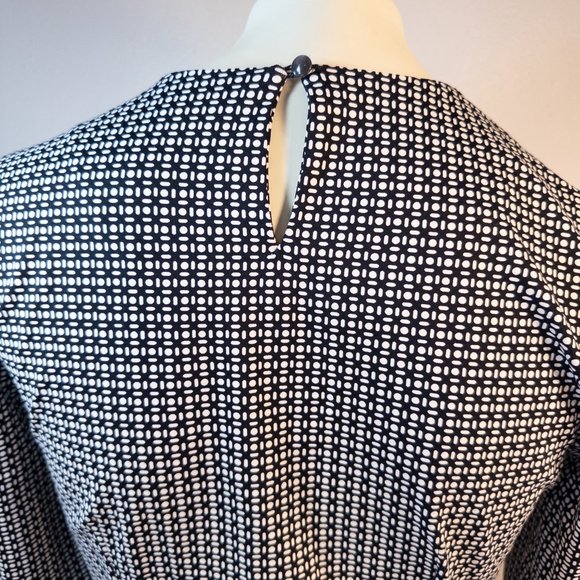 J Mclaughlin Size Medium Dress Black White Print Catalina Pockets Bodycon Casual - Picture 9 of 13